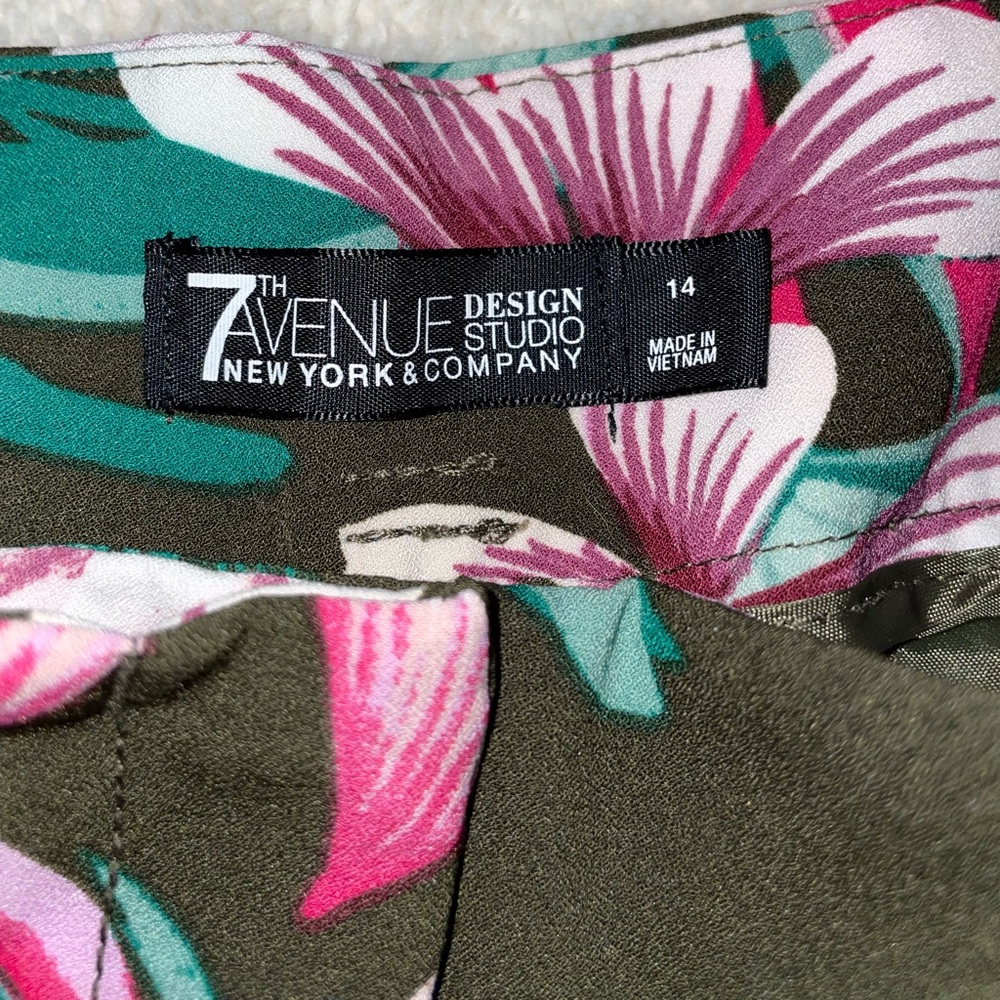 7th‎ Avenue by New York & Company tropical tie waist shorts - Picture 4 of 7